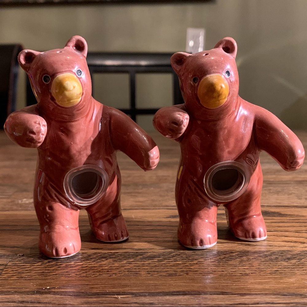 Vintage set of bear shakers